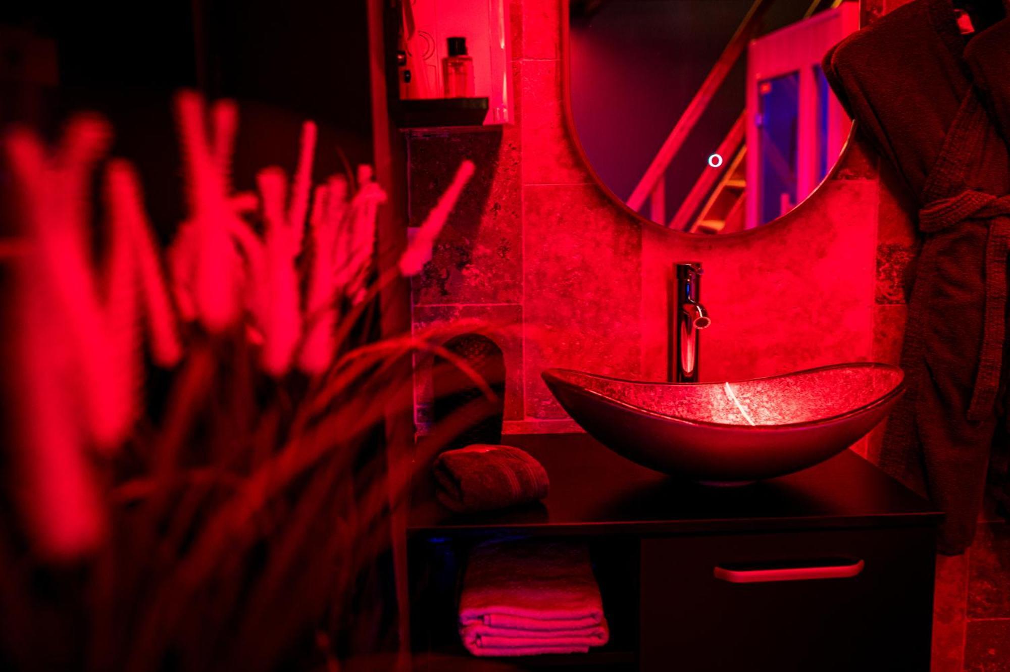 Loveroom Sauna, Balneo, Parking Prive Dans Le Centre De Honfleur Habitación foto
