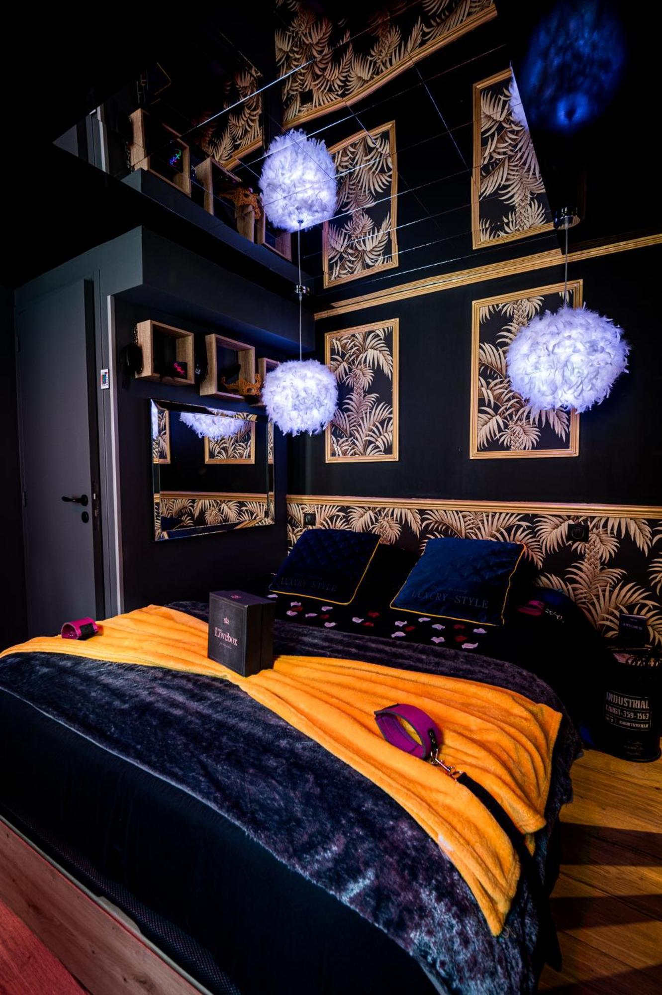 Loveroom Sauna, Balneo, Parking Prive Dans Le Centre De Honfleur Habitación foto